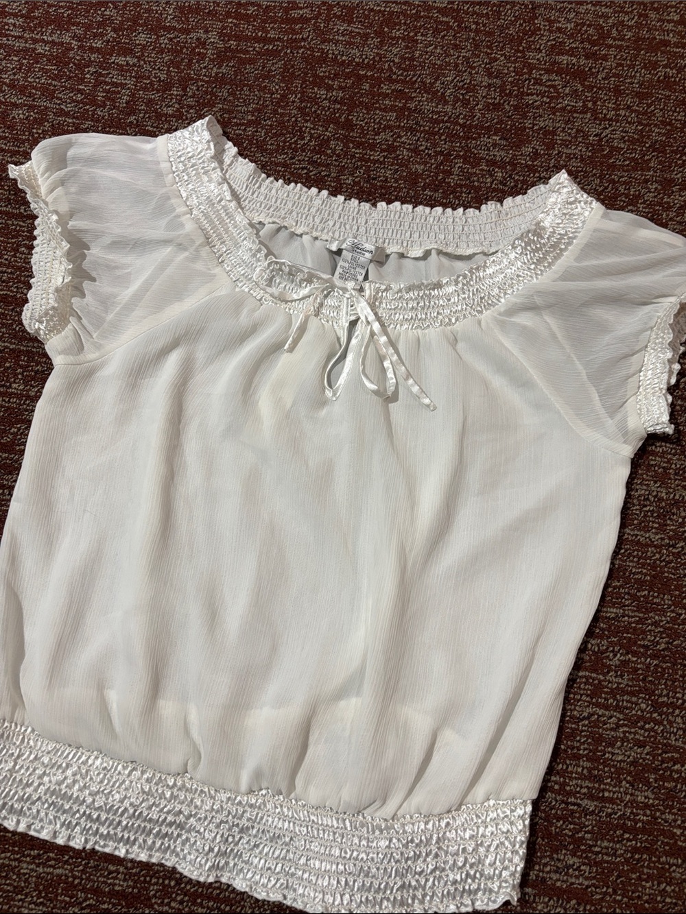 Hudson Studios sheer white satin trim smocked hem short sleeve blouse small